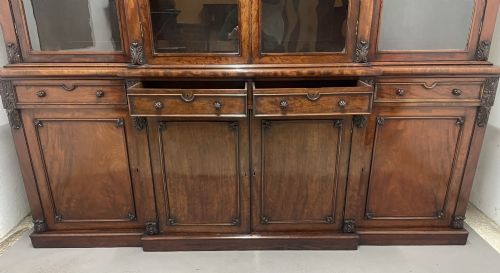 ANTIQUE EARLY 19TH CENTURY MAHOGANY BREAK FRONT BOOKCASE - ADDITIONAL PHOTO 6