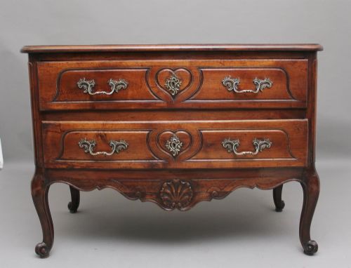 EARLY 19TH CENTURY FRENCH WALNUT COMMODE