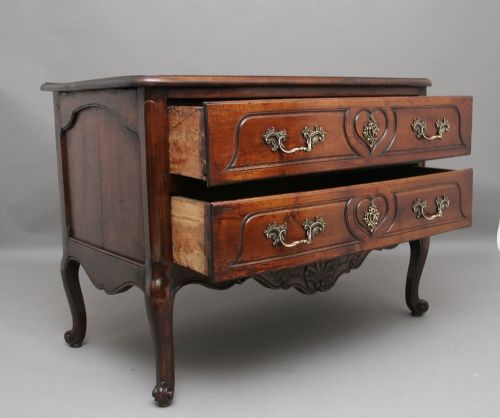 EARLY 19TH CENTURY FRENCH WALNUT COMMODE - ADDITIONAL PHOTO 2