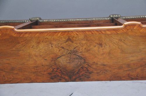 19TH CENTURY WALNUT AND ORMOLU OPEN BOOKCASE BY JOHNSTONE AND JEANES - ADDITIONAL PHOTO 10