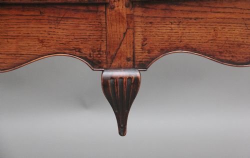EARLY 18TH CENTURY OAK DRESSER BASE - ADDITIONAL PHOTO 4