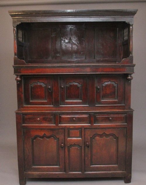 early 18thcentury oak tridarn - CATEGORY: ANTIQUE DRESSERS - DATED 18TH CENTURY