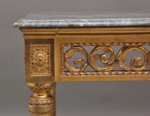 A SUPERB QUALITY 18TH CENTURY ITALIAN GILTWOOD CONSOLE TABLE - ADDITIONAL PHOTO 1