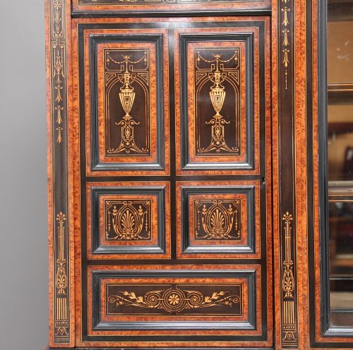 19TH CENTURY DISPLAY CABINET BY LAMB OF MANCHESTER - ADDITIONAL PHOTO 2