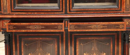 19TH CENTURY DISPLAY CABINET BY LAMB OF MANCHESTER - ADDITIONAL PHOTO 7