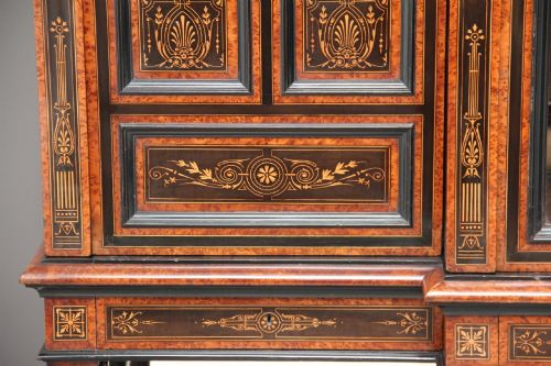 19TH CENTURY DISPLAY CABINET BY LAMB OF MANCHESTER - ADDITIONAL PHOTO 9