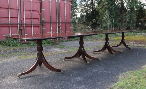 A LARGE EARLY 20TH CENTURY MAHOGANY FOUR PEDESTAL DINING TABLE - ADDITIONAL PHOTO 1