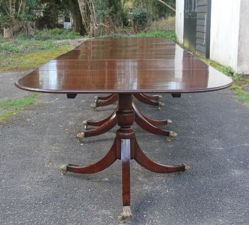 A LARGE EARLY 20TH CENTURY MAHOGANY FOUR PEDESTAL DINING TABLE - ADDITIONAL PHOTO 3