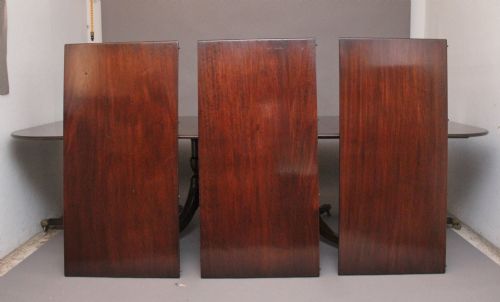 A LARGE EARLY 20TH CENTURY MAHOGANY FOUR PEDESTAL DINING TABLE - ADDITIONAL PHOTO 7