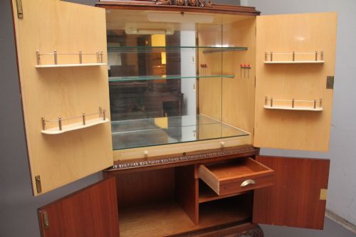 EARLY 20TH CENTURY BURR WALNUT DRINKS CABINET - ADDITIONAL PHOTO 5