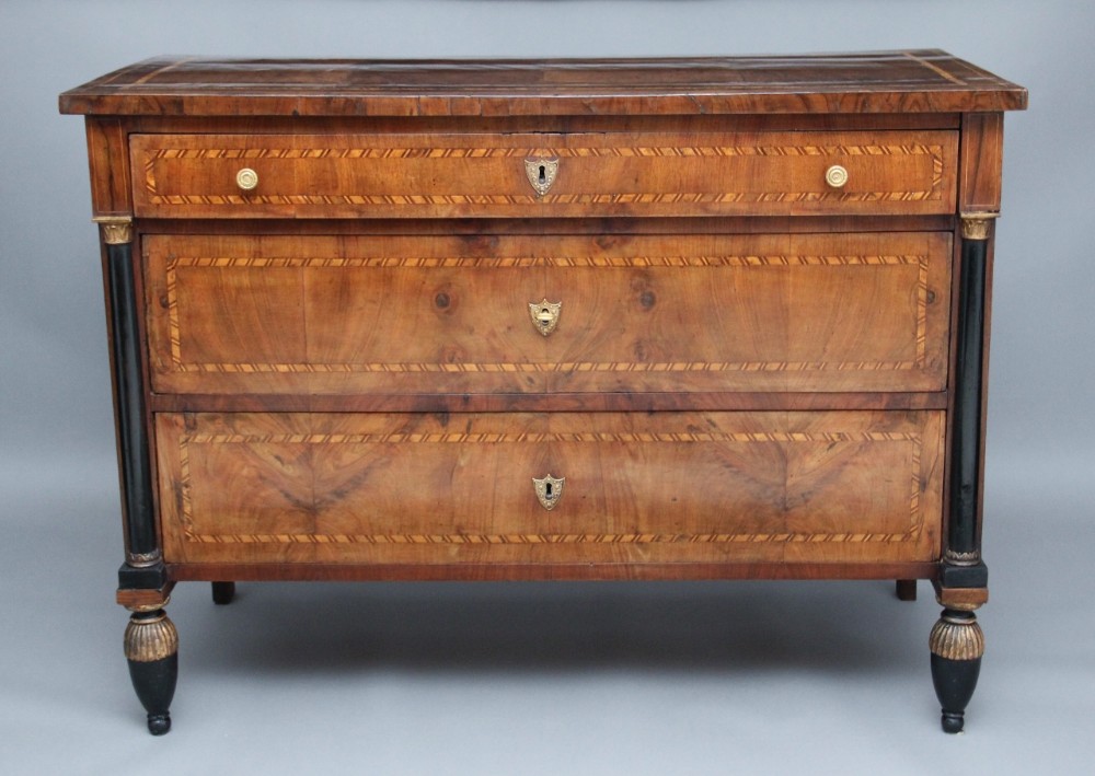Italian commode