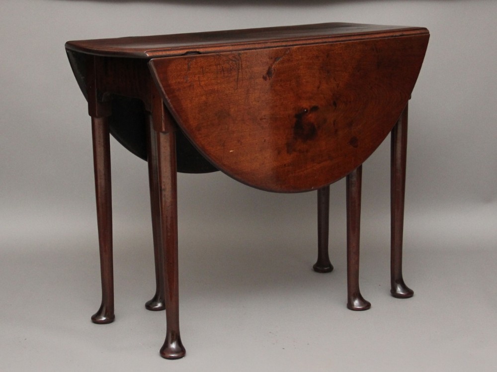 Drop leaf table