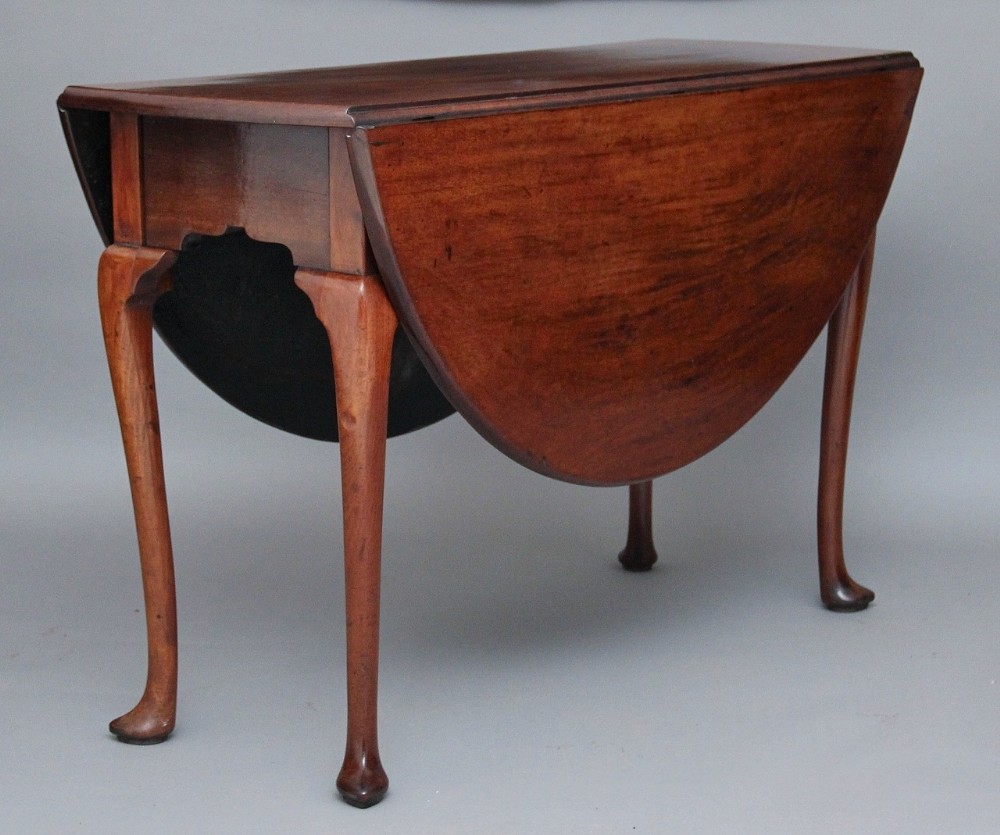 Dropleaf table