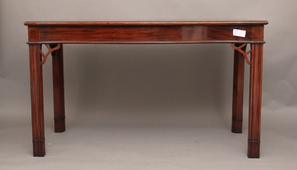 Serving table