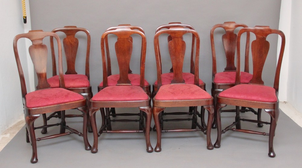 Set of 8 dining chairs