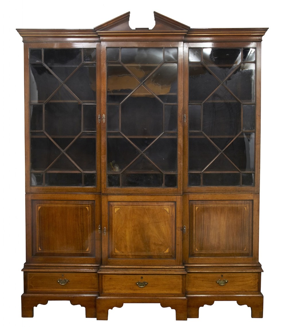 Breakfront bookcase