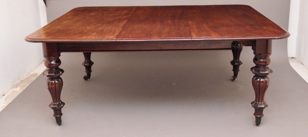 Mahogany extending table