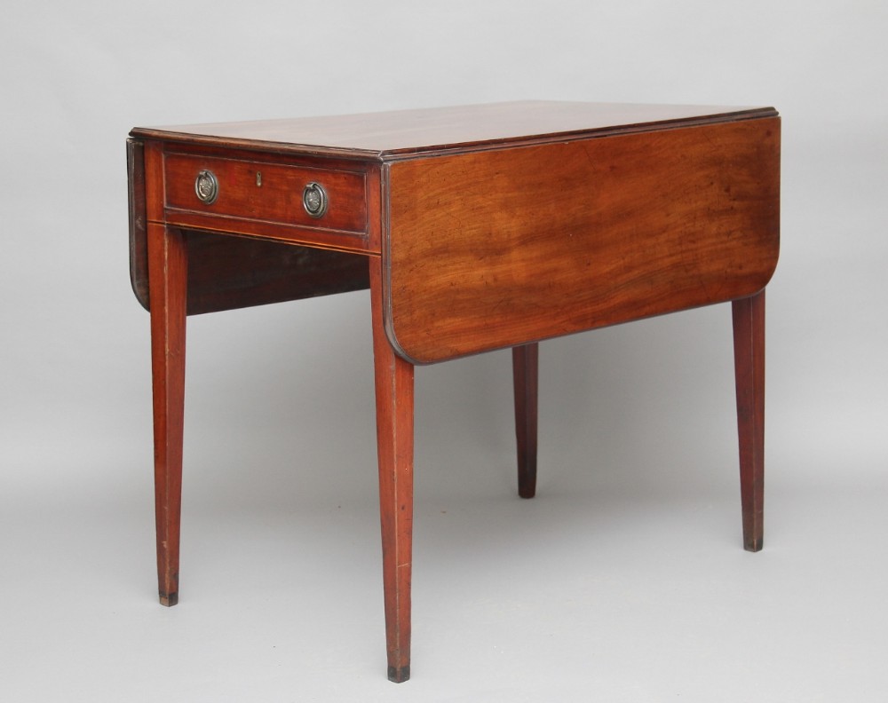 Mahogany pembroke table