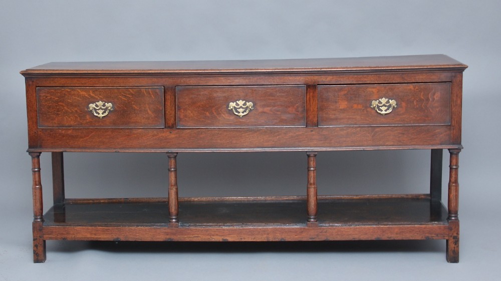Early 19th century Oak dresser base