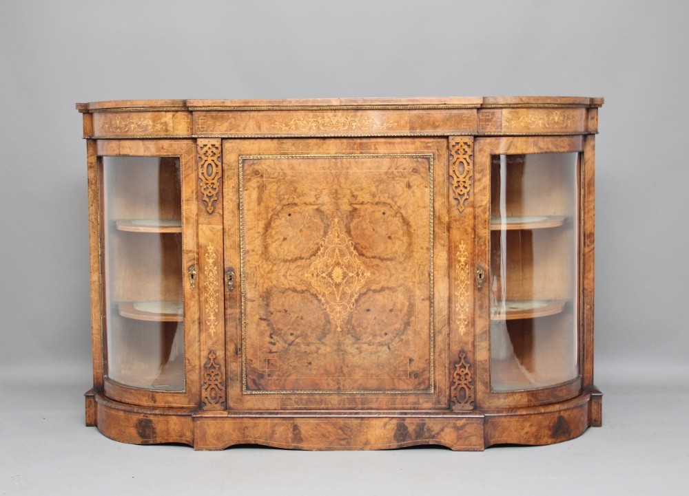 19th century Inlaid Walnut credenza