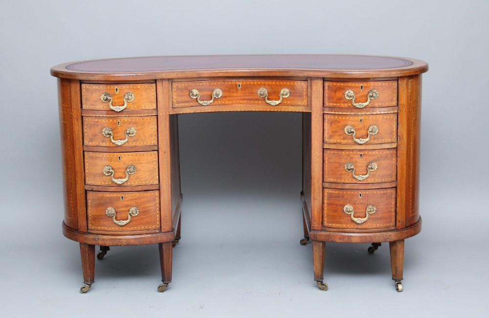 early 20th century Inlaid mahogany kidney shaped desk