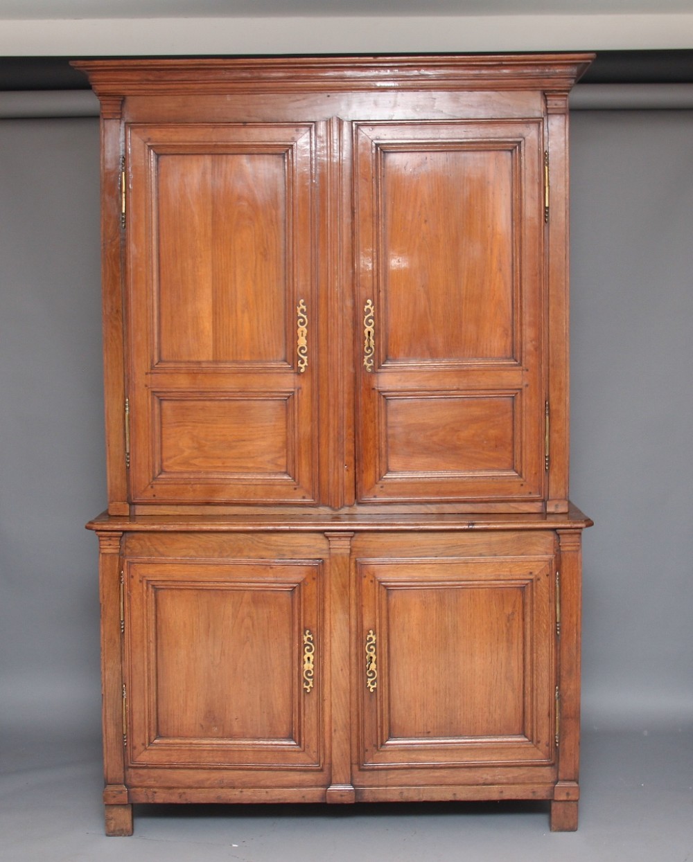 18th century Oak buffet deux corps