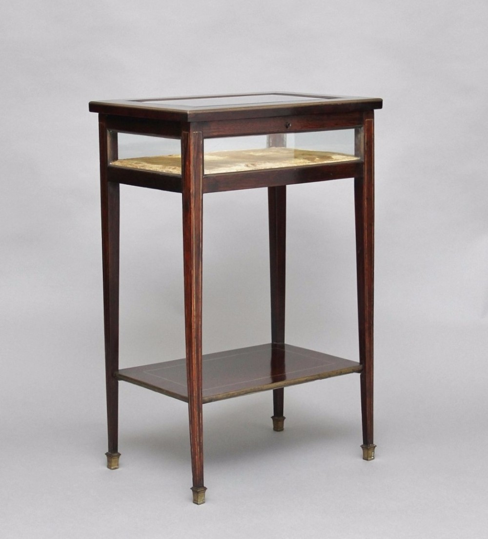Early 20th Century mahogany bijouterie table
