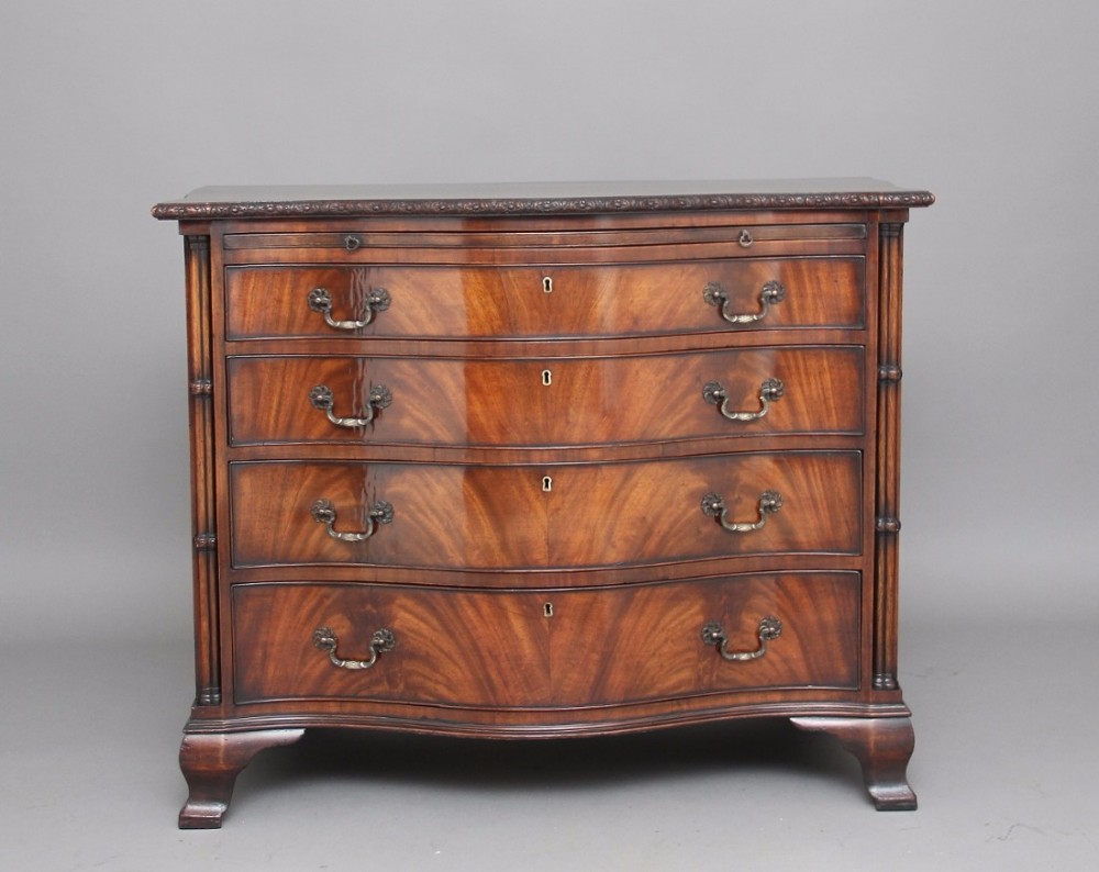 Early 20th Century mahogany serpentine chest
