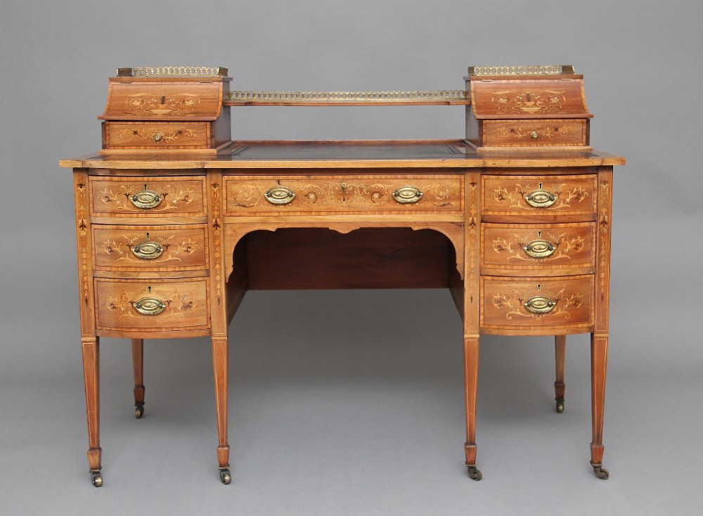 Early 20th Century mahogany inlaid desk