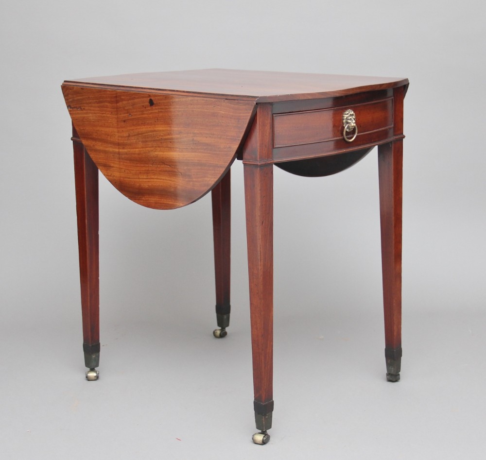 18th Century mahogany pembroke table