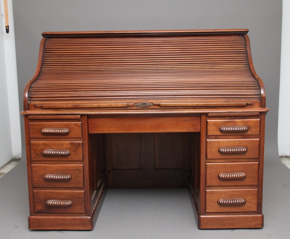 Early 20th Century walnut roll top desk