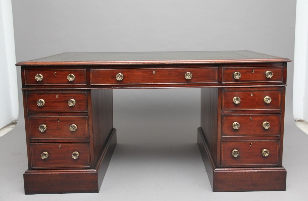 Early 19th Century mahogany partners desk