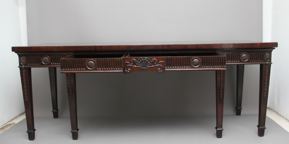 Large 18th Century mahogany serving table View II