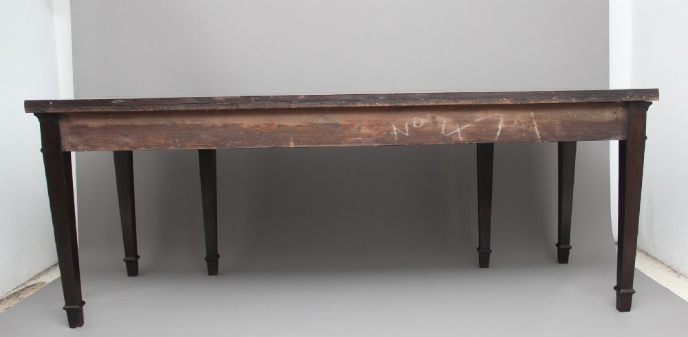 Large 18th Century mahogany serving table View IV