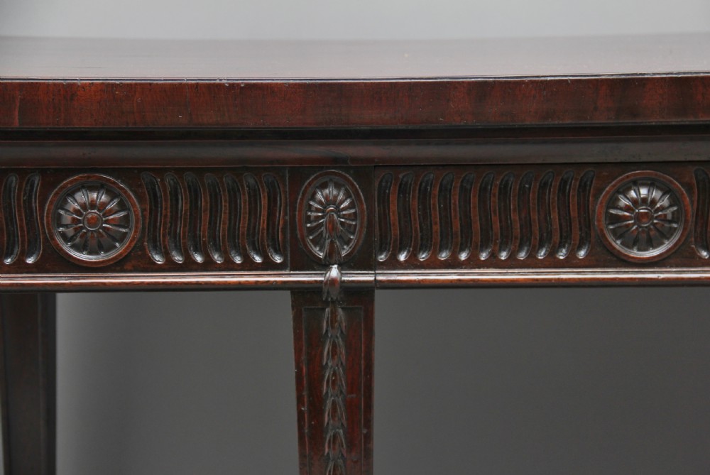 Large 18th Century mahogany serving table View IX
