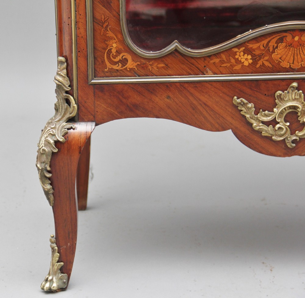 19th Century Kingwood display cabinet View XIII