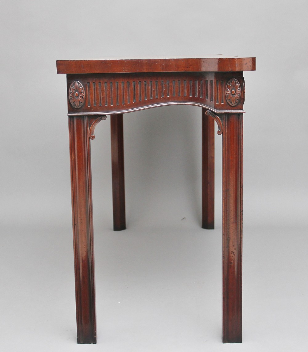Early 20th Century mahogany serving table View IV