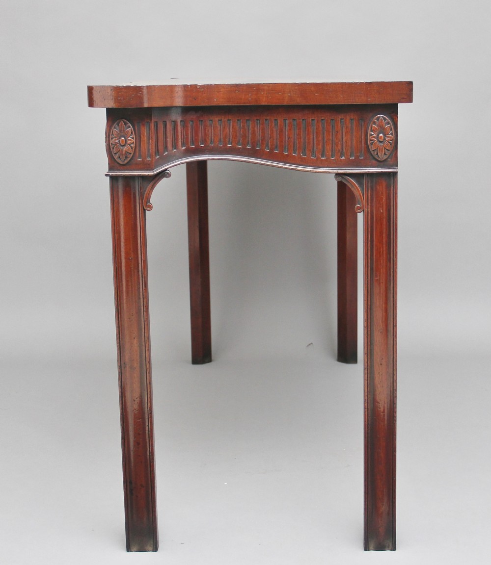 Early 20th Century mahogany serving table View VII