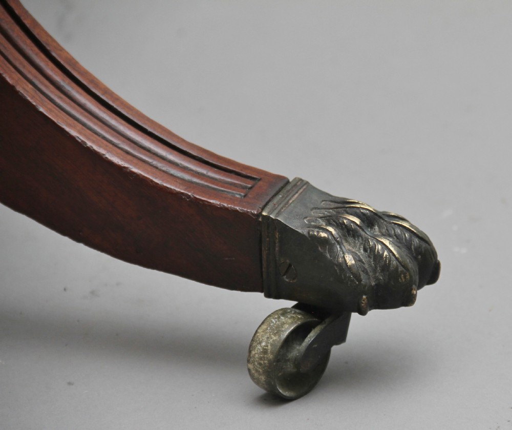 Early 19th Century flame mahogany breakfast table View XI
