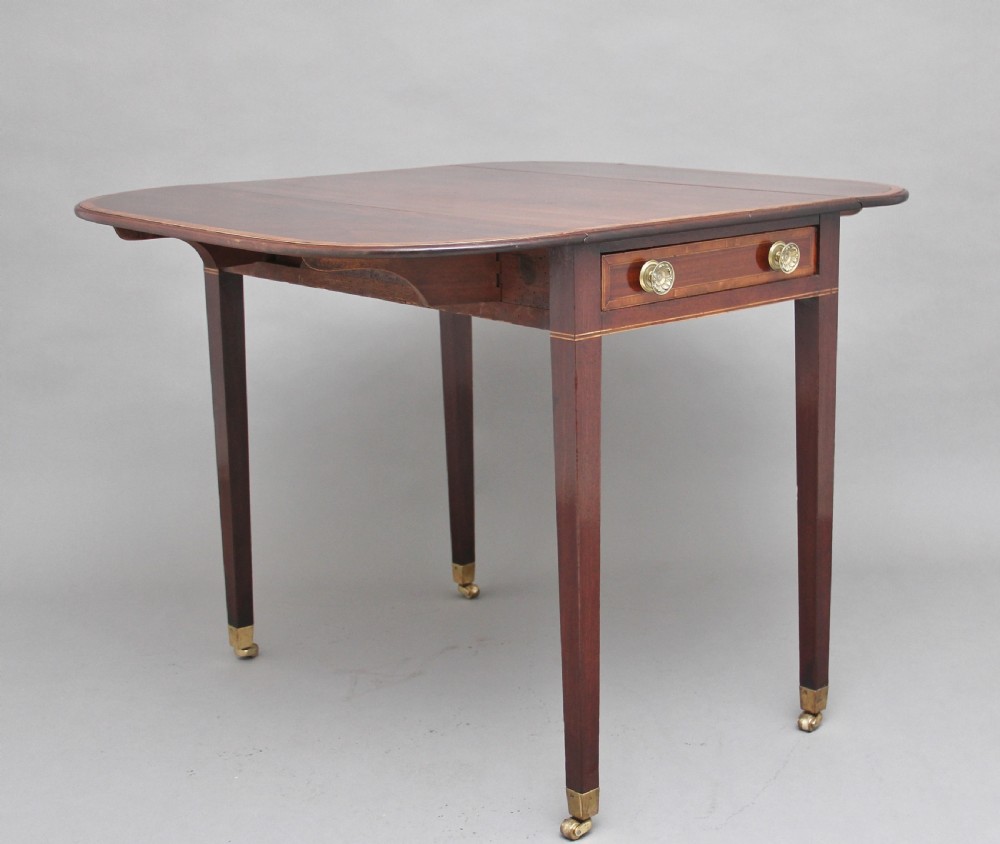 Early 19th Century mahogany Pembroke table View III