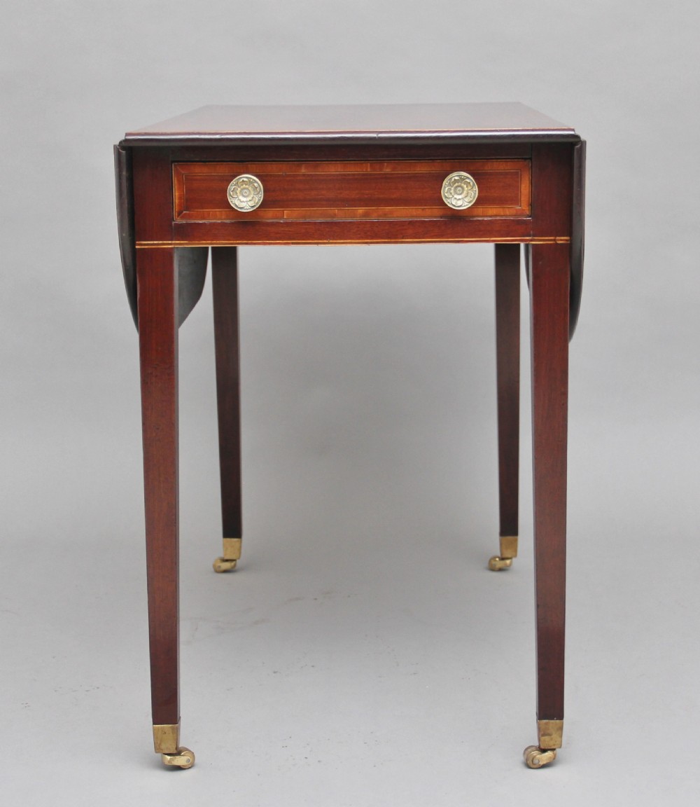 Early 19th Century mahogany Pembroke table View IV