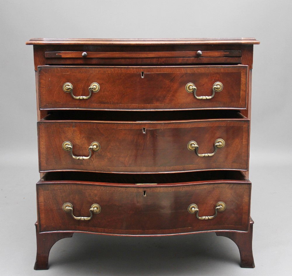 Early 20th Century serpentine chest of drawers View II