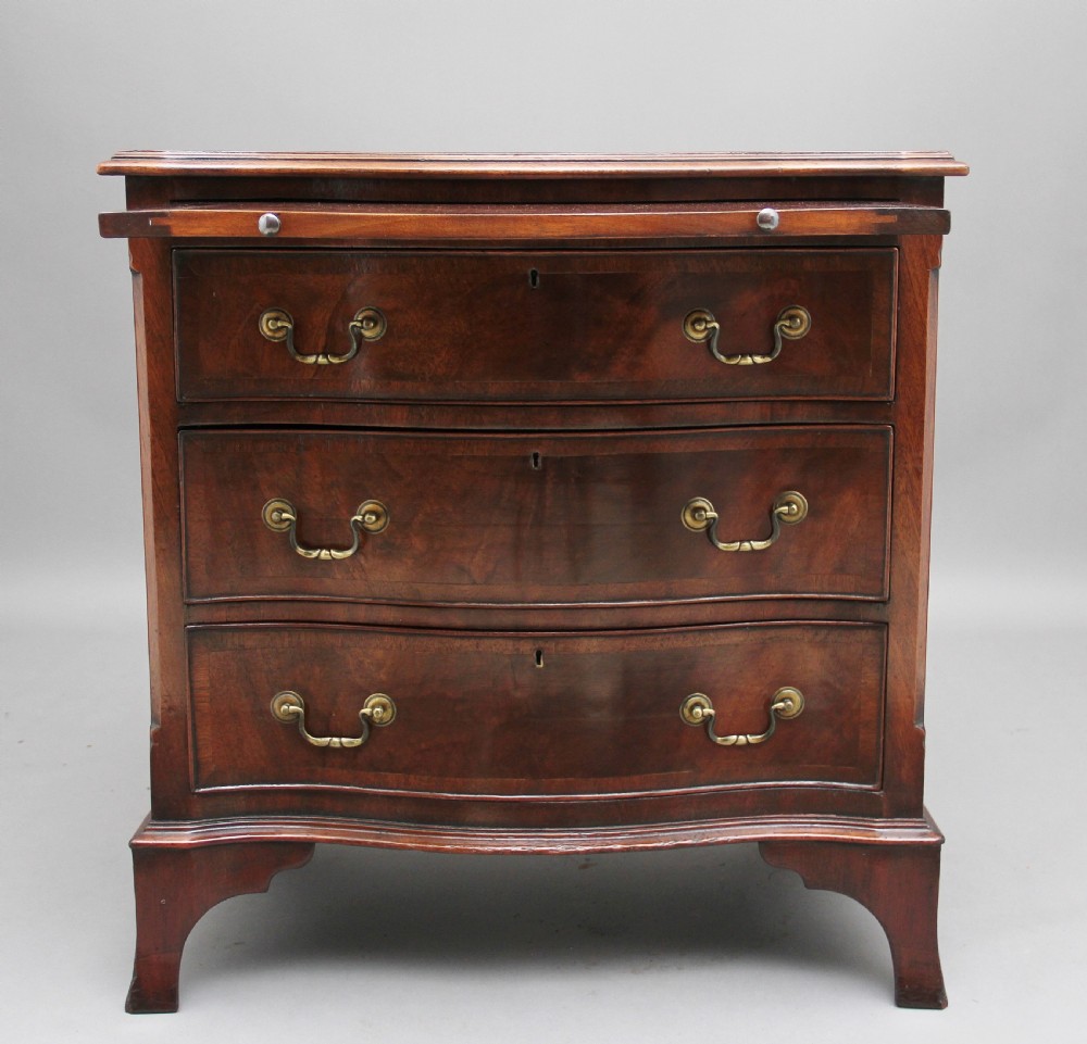 Early 20th Century serpentine chest of drawers View III