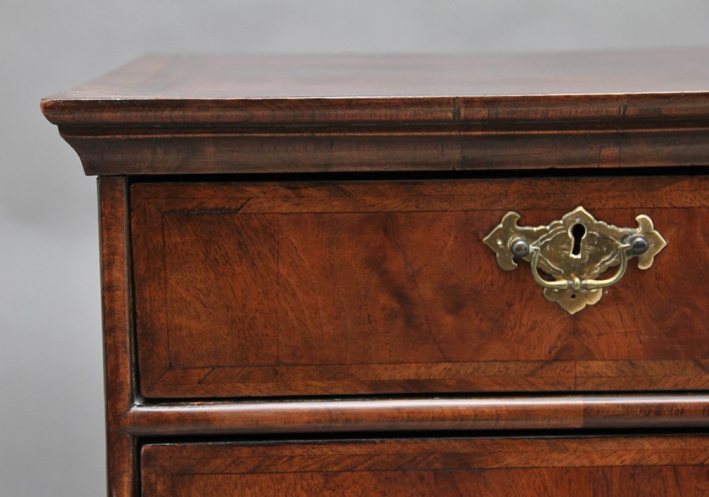 18th Century inlaid walnut chest of drawers View XI