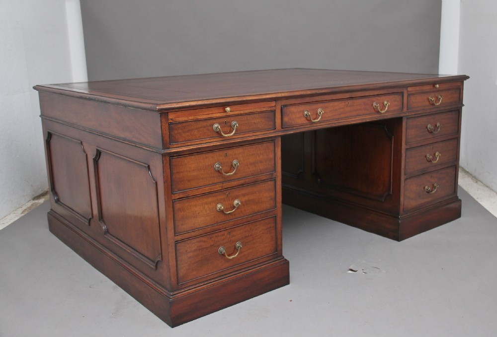 Large early 20th Century mahogany partners desk