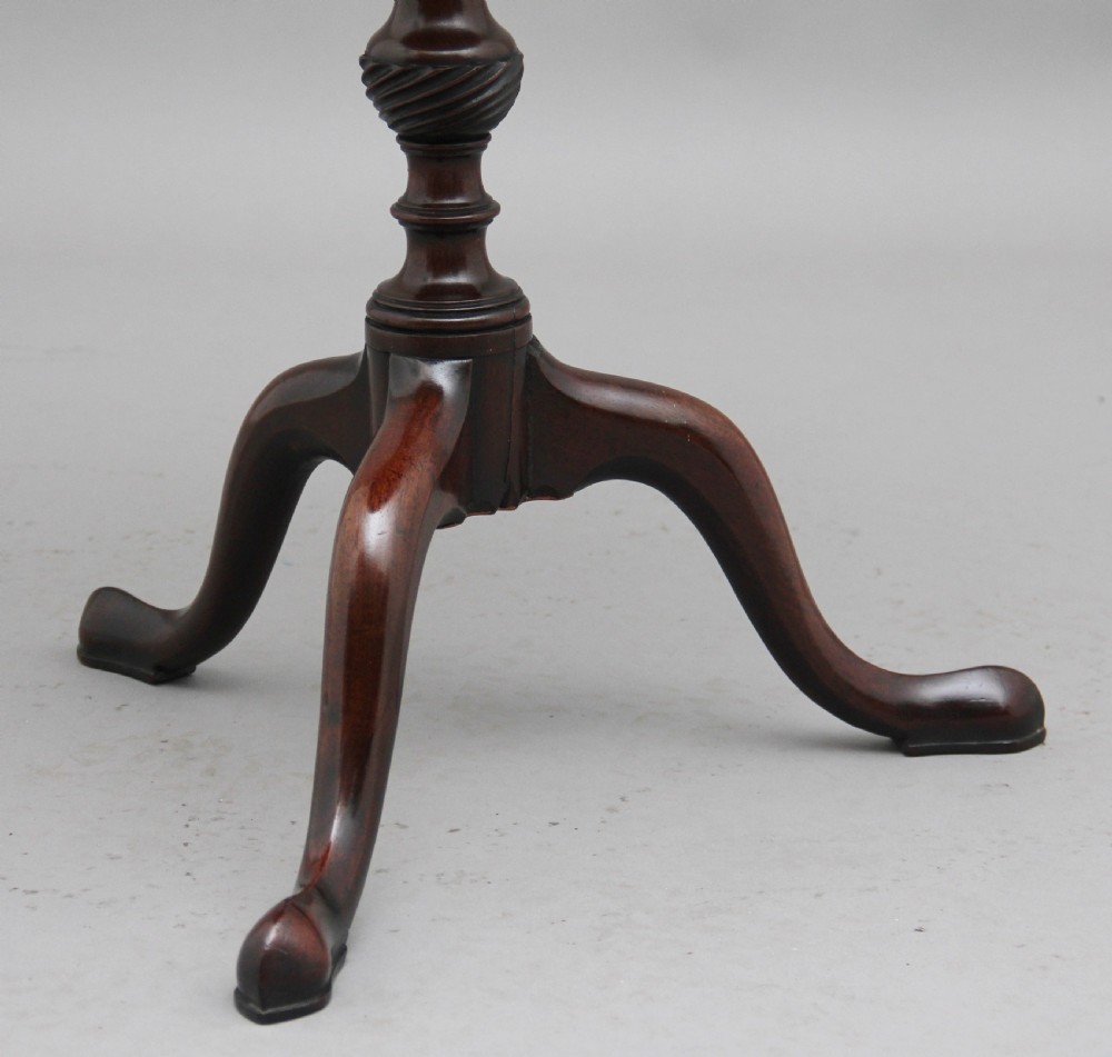 Early 19th Century mahogany wine table View IV