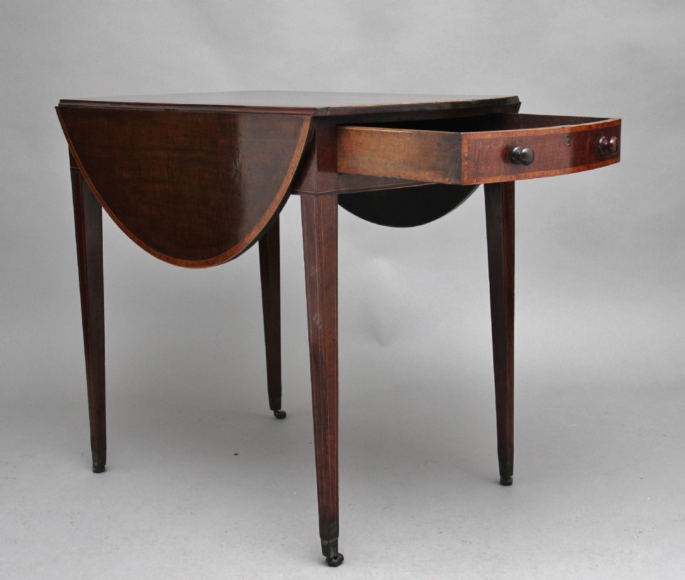 Early 19th Century mahogany Pembroke table View II