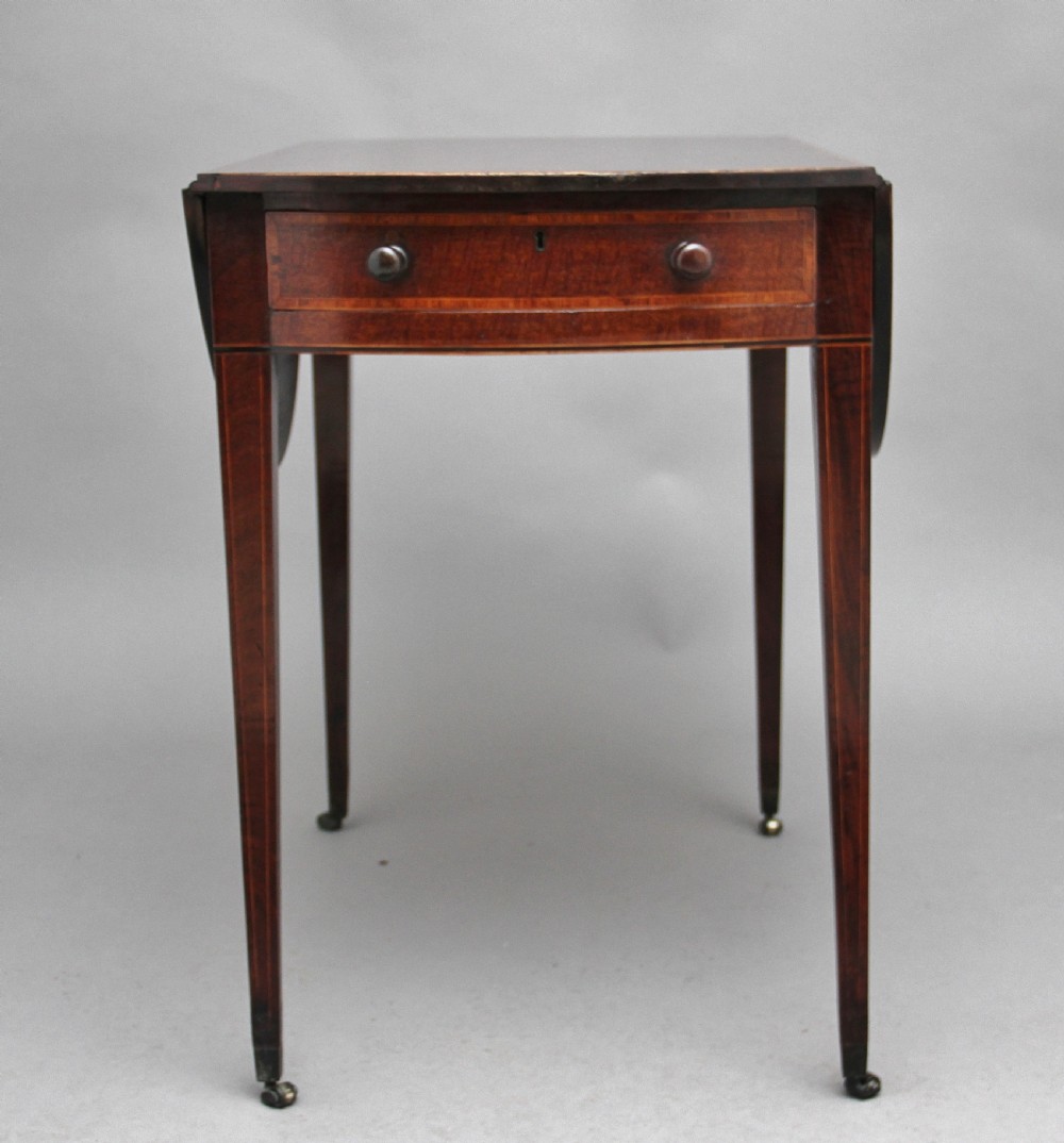 Early 19th Century mahogany Pembroke table View III