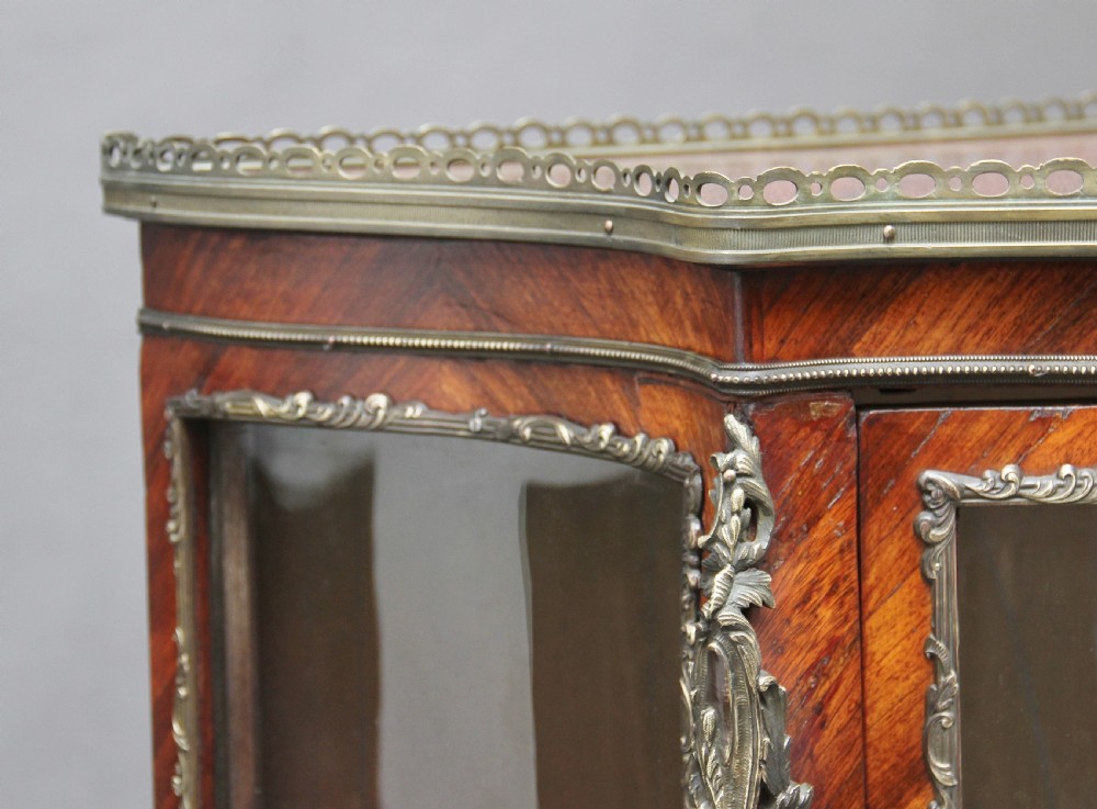 19th Century Kingwood display cabinet View VII