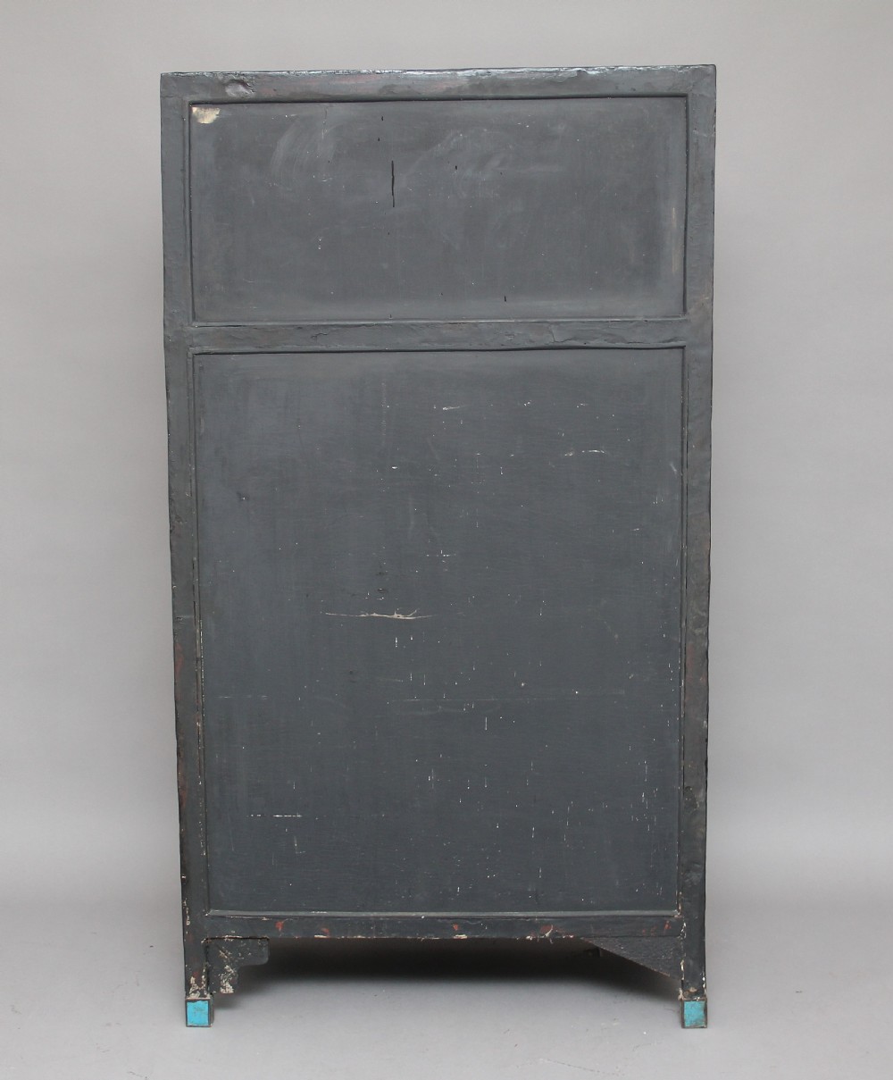 Early 20th Century Chinese lacquered cabinet View V